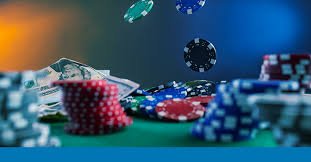 Layar menampilkan tampilan mobile aplikasi toto888 dengan beragam permainan sportsbook dan slot online